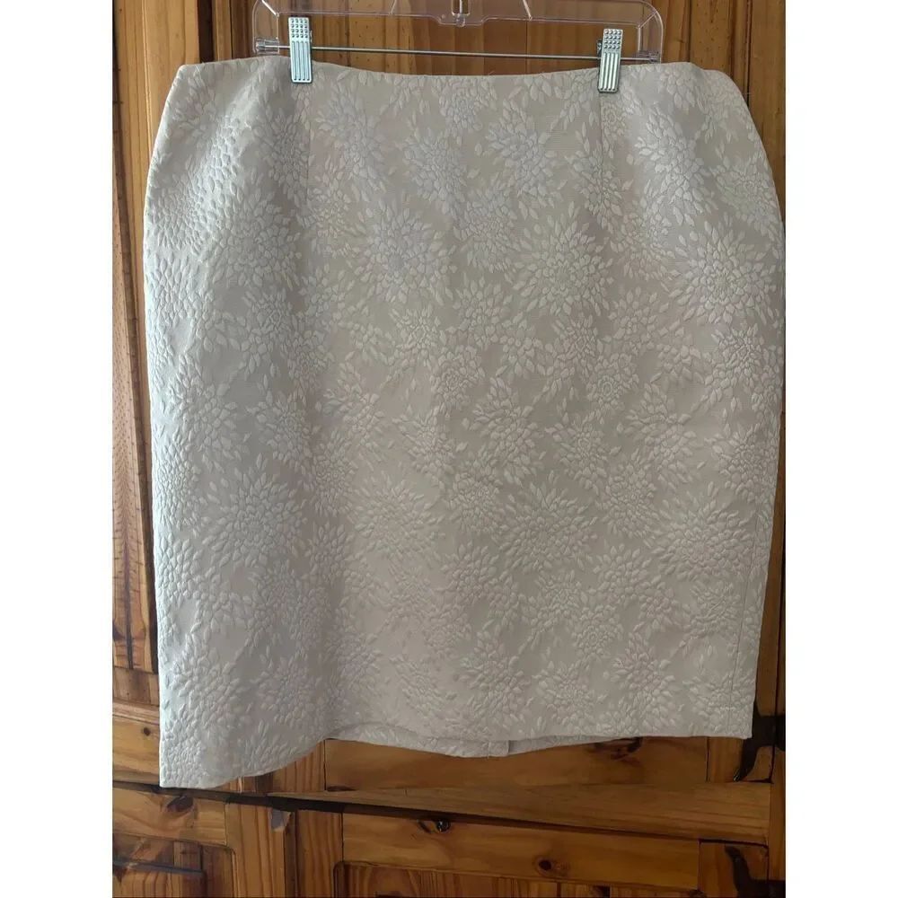NWT Talbots Textured Pencil Skirt